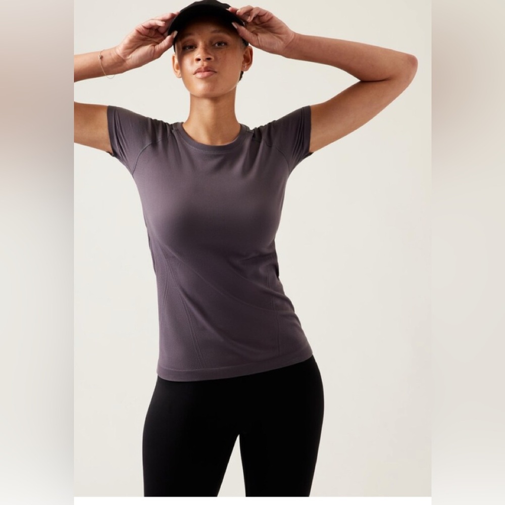 Athleta Momentum Seamless Top Sz M Duskey Purple